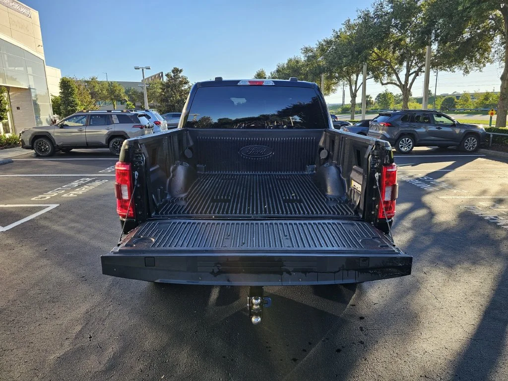 Used 2023 Black Ford XLT image 9