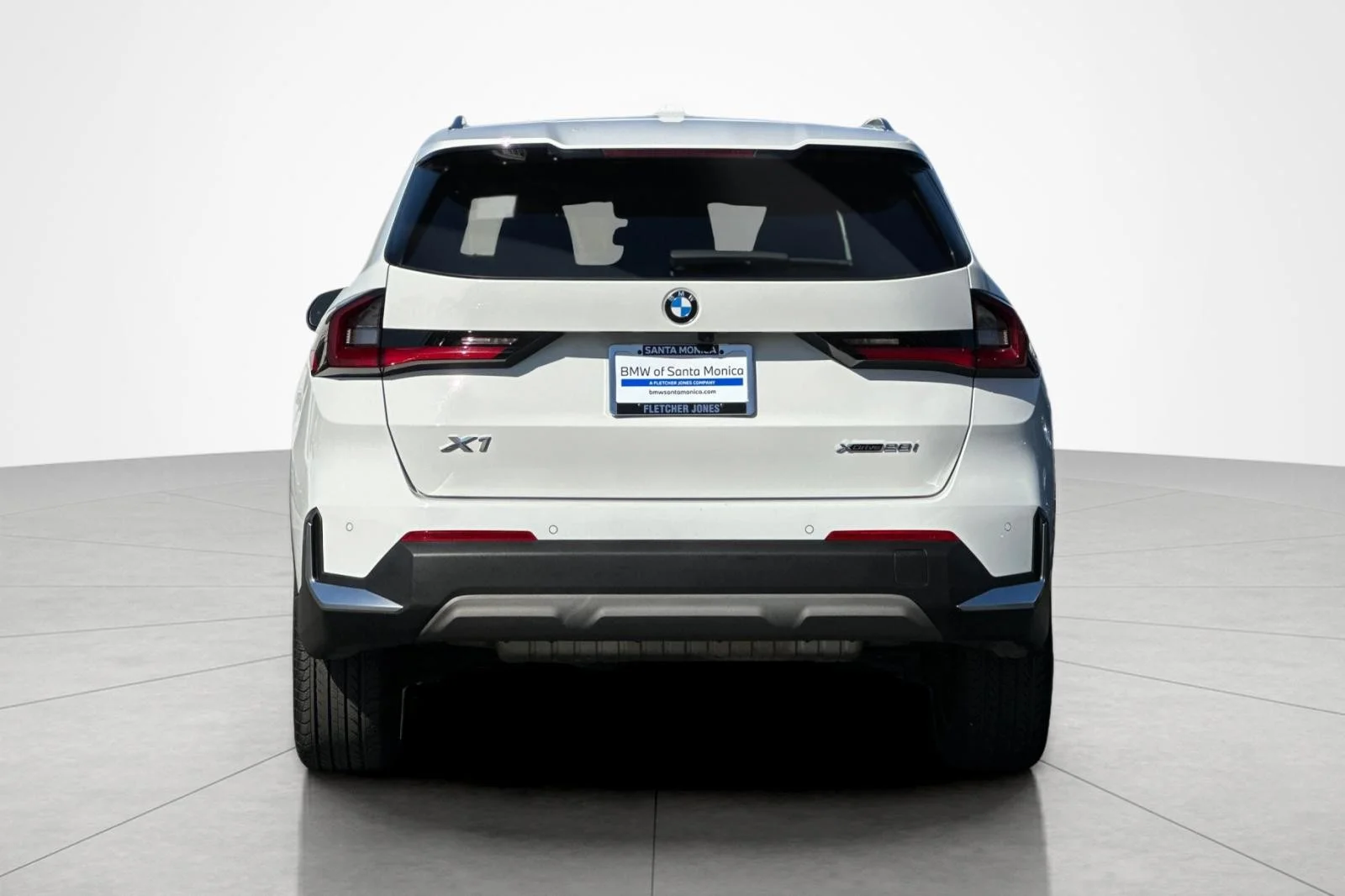 Used 2023 Alpine White BMW xDrive28i image 4