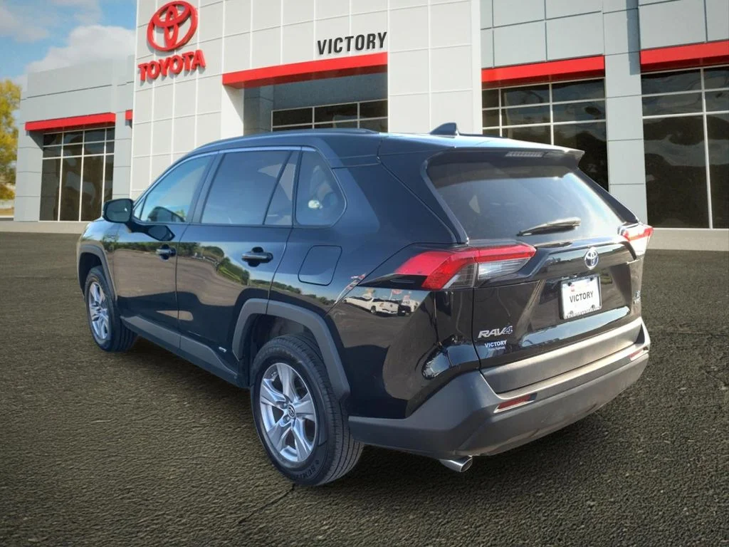 Used 2022 Black Toyota LE image 5