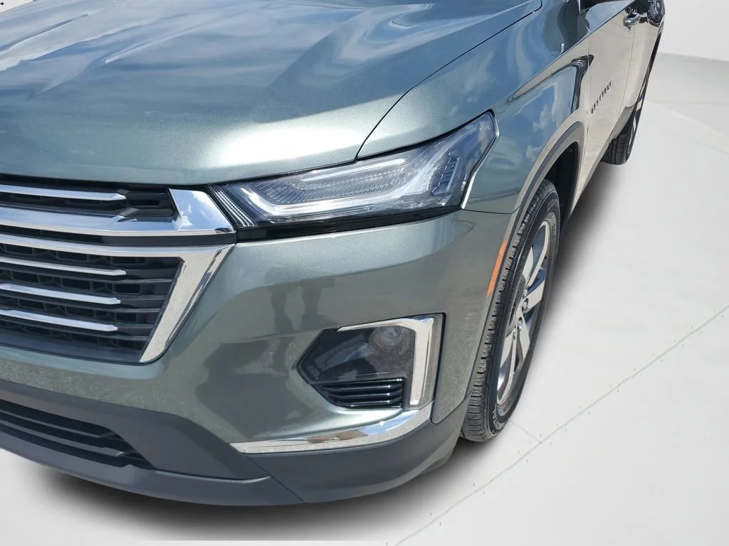 Used 2023 Silver Sage Metallic Chevrolet LT Leather image 30