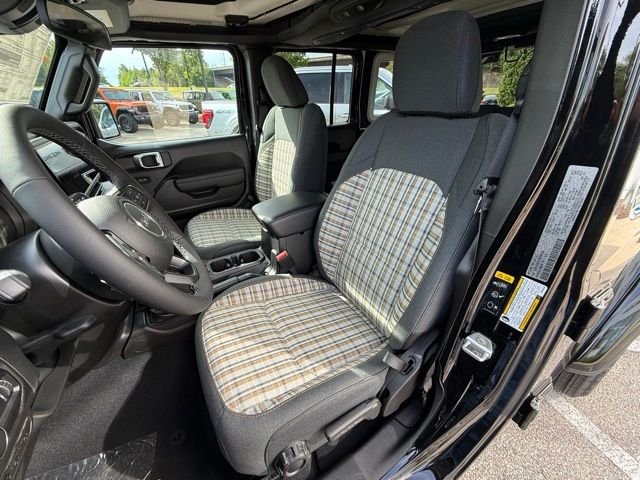 New 2026 Black Clear-Coat Exterior Paint Jeep 85th Anniversary Edition image 20