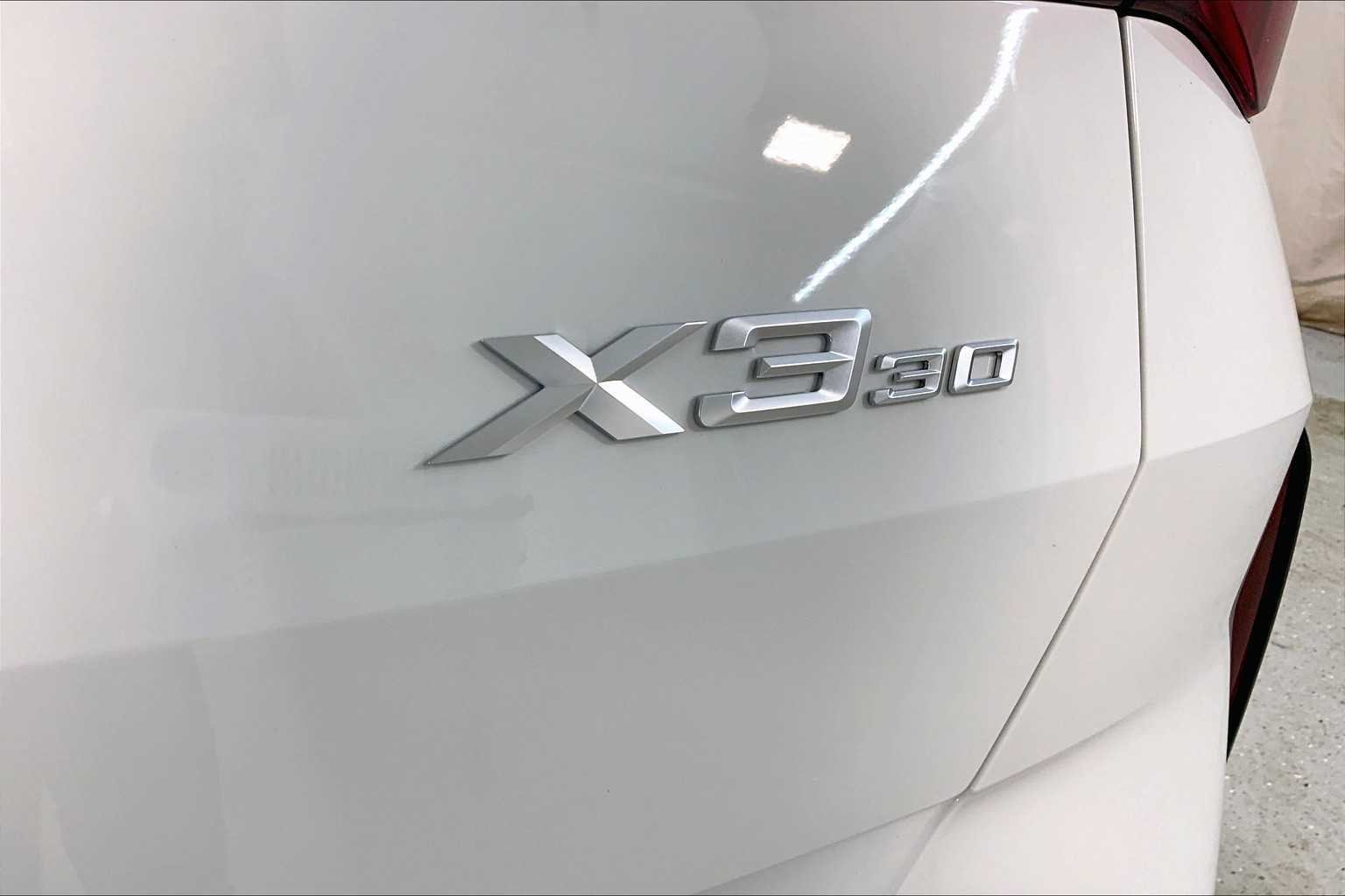 Used 2025 Alpine White BMW 30 xDrive image 15