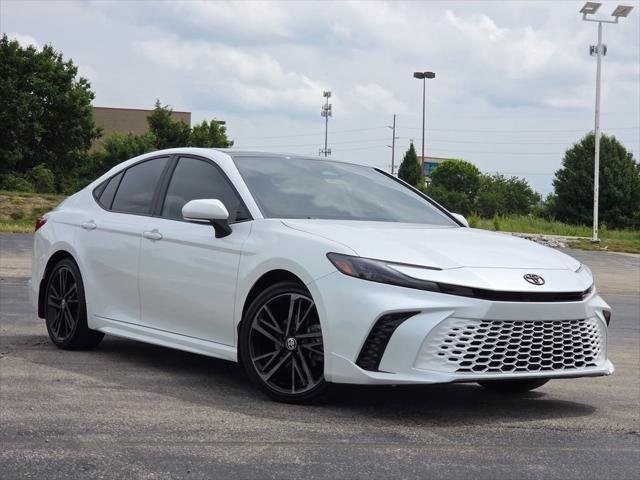 Certified Used 2025 WIND CHILL PEARL Toyota  image 2