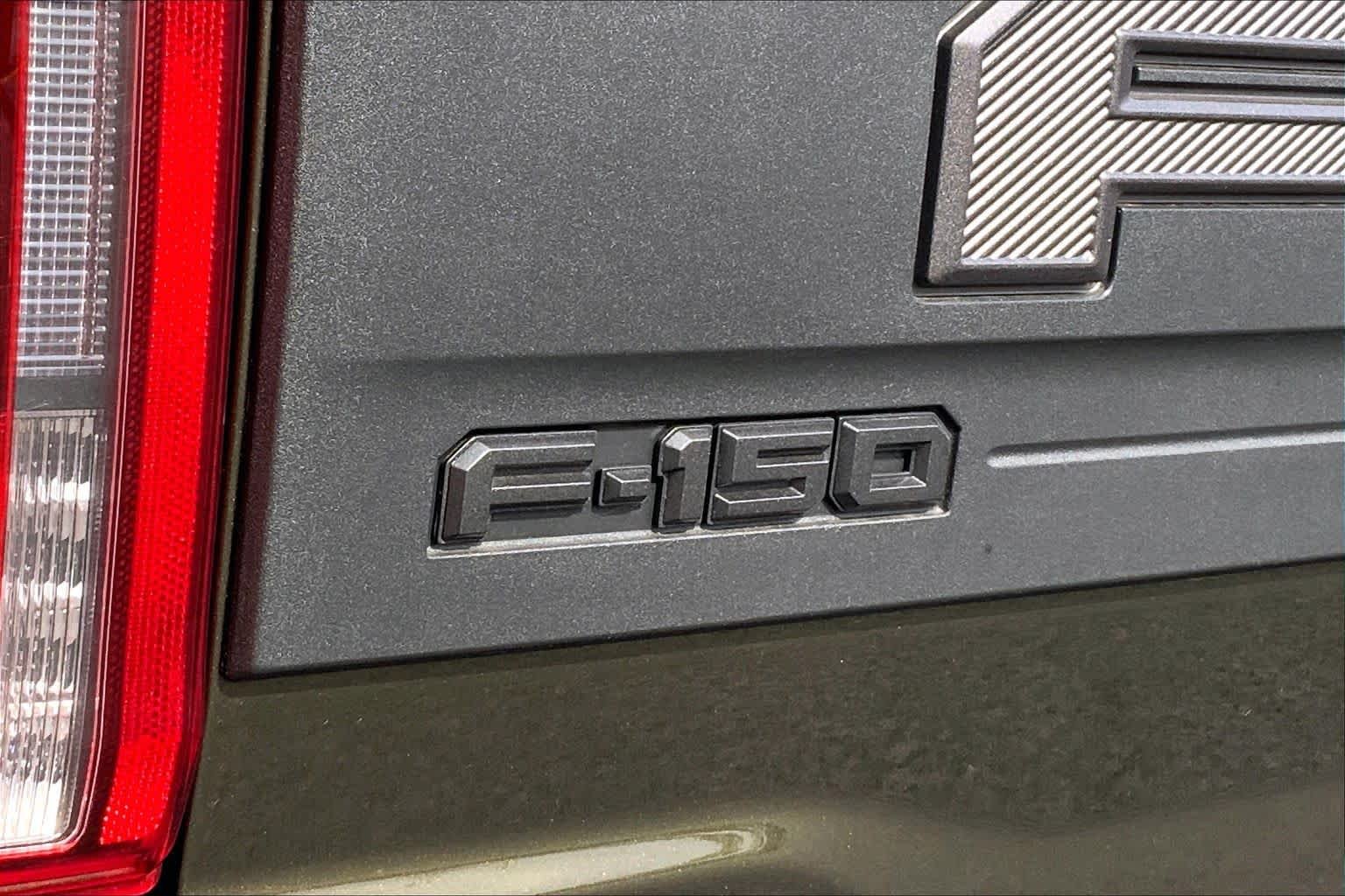 Used 2024 Shelter Green Ford Raptor image 31