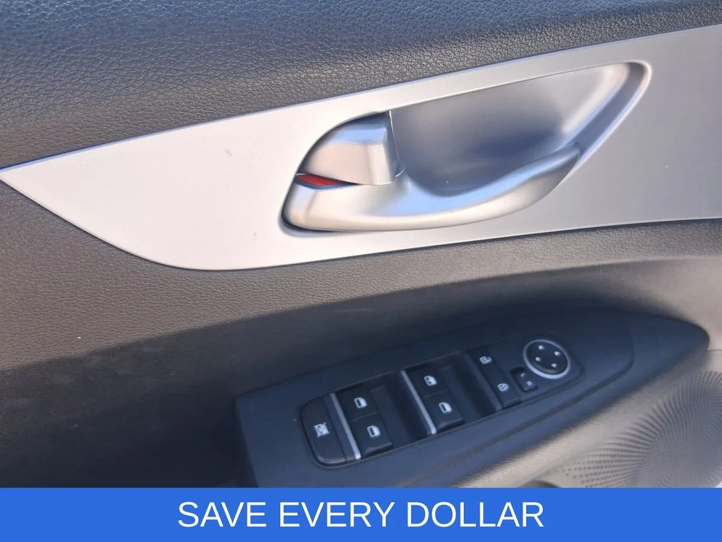 Used 2024 White Kia LXS image 11