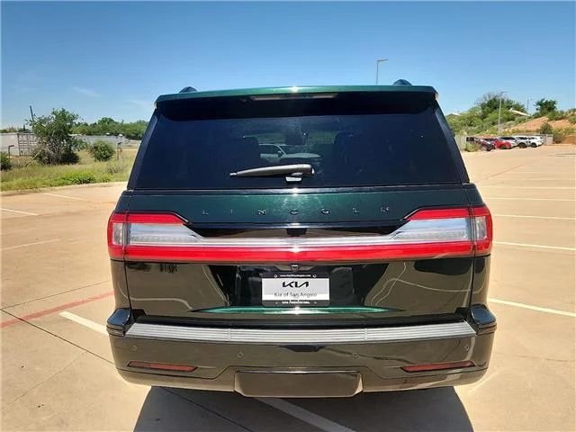 Used 2021 Infinite Black Lincoln Reserve 4x2 image 4