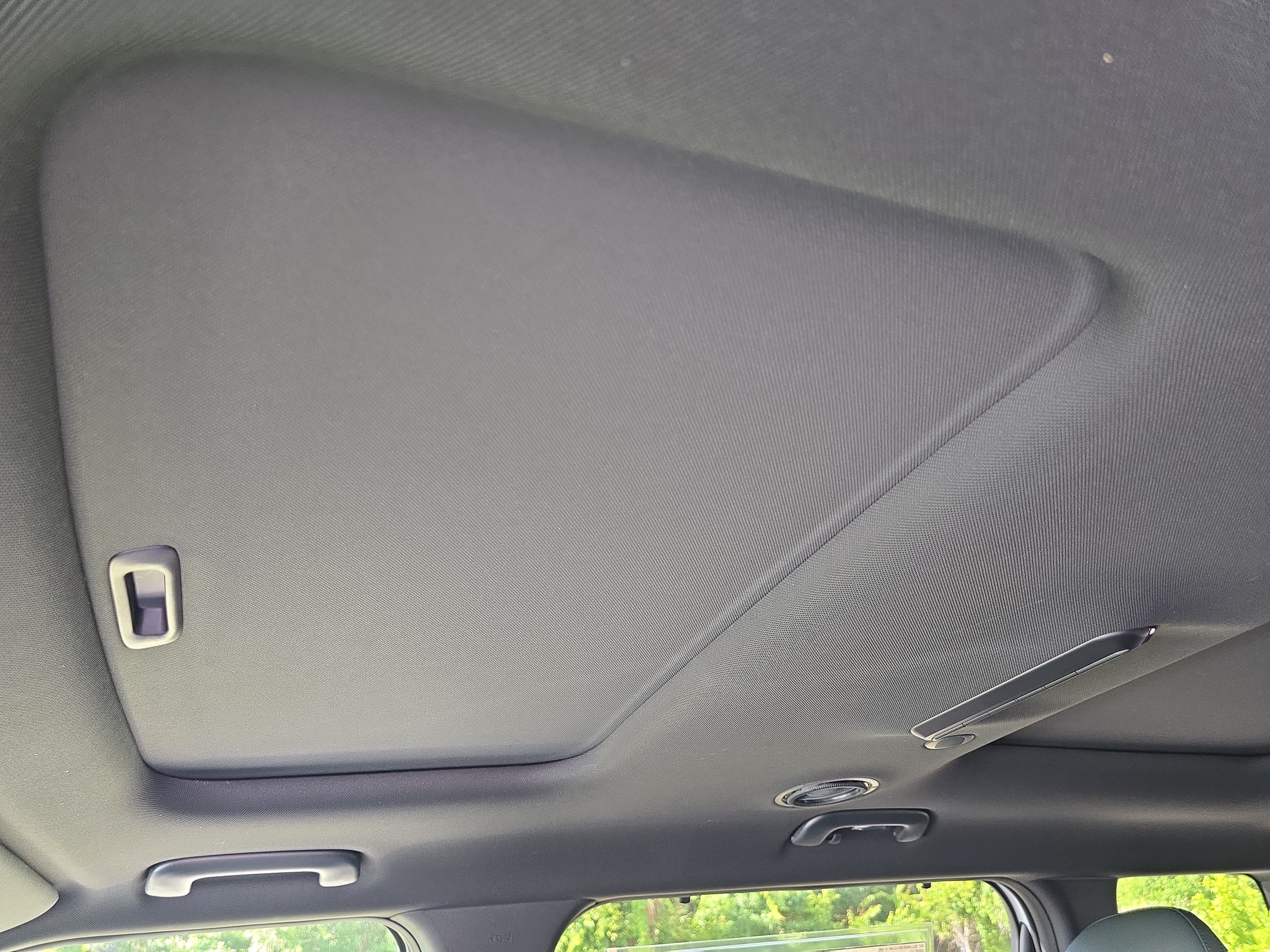 New 2027 Glacial White Pearl Kia X-LINE SX image 24