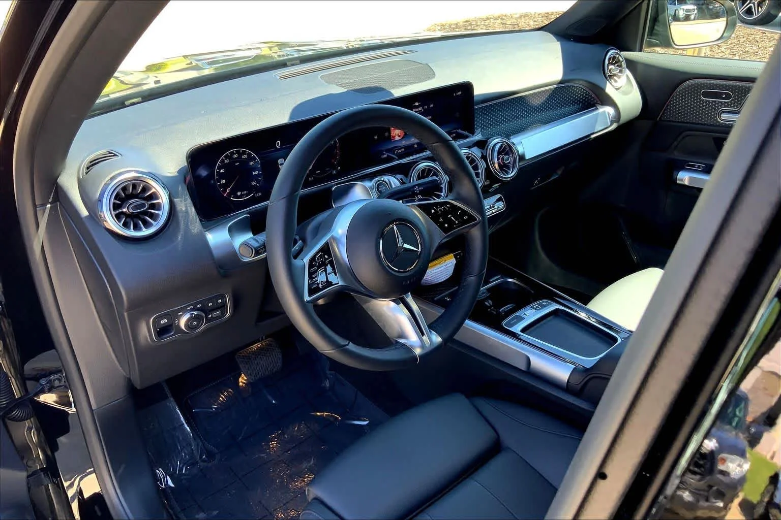 New 2026 Night Black Mercedes-Benz GLB 250 image 8