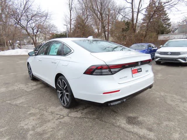 New 2026 Platinum White Pearl Honda Touring image 4