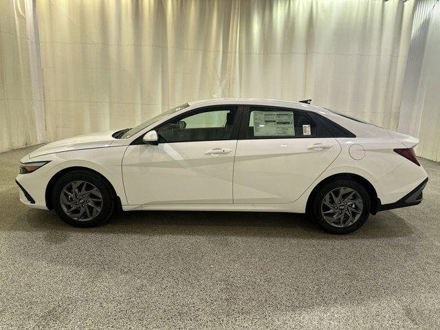 2026 Hyundai Elantra Blue - Photo 6