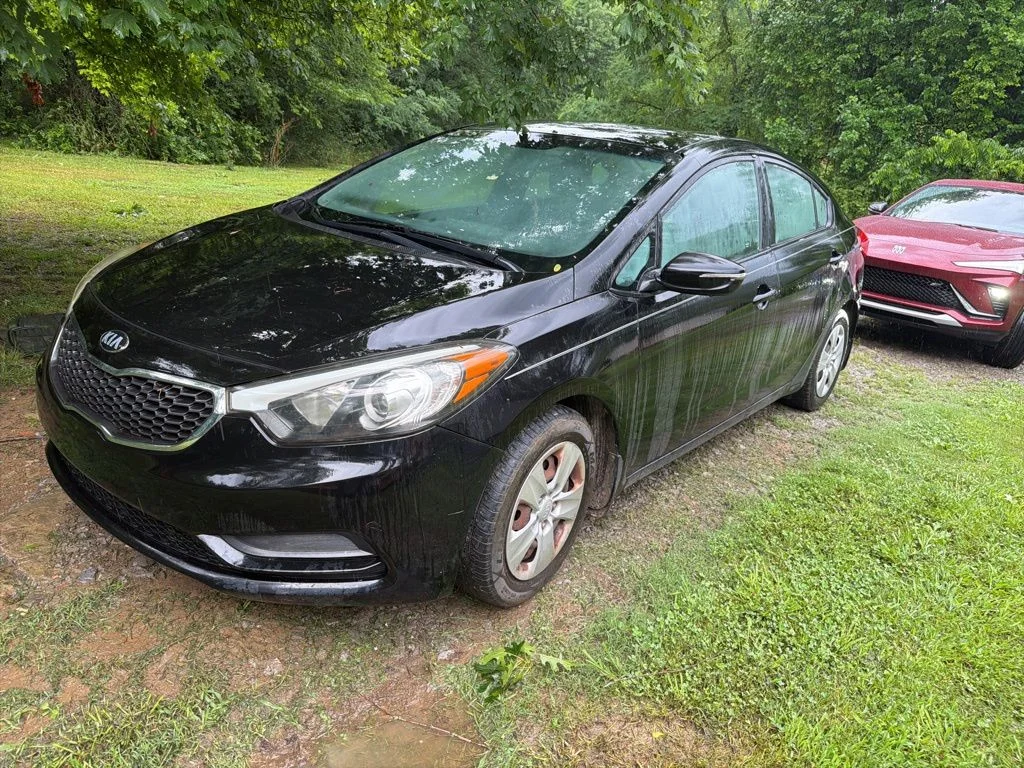 Used 2015 Black Kia LX image 1