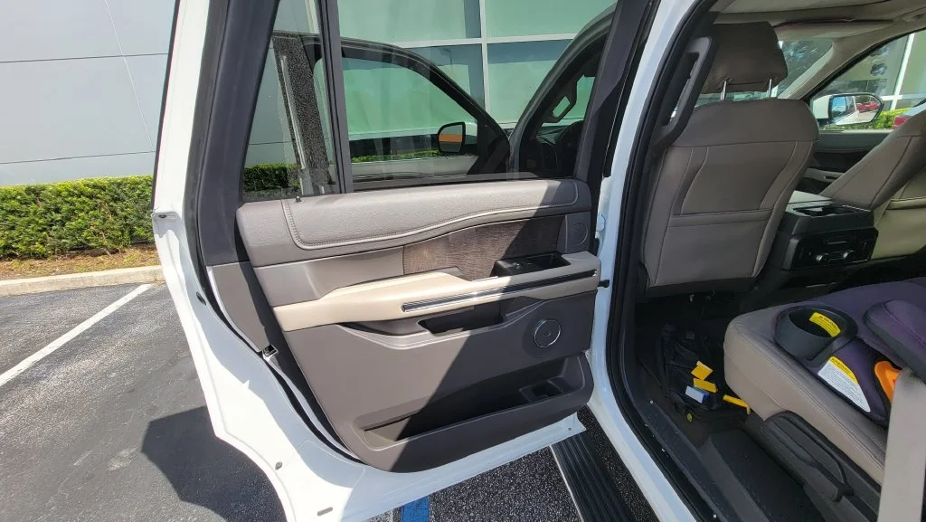 Used 2020 White Ford Limited image 10