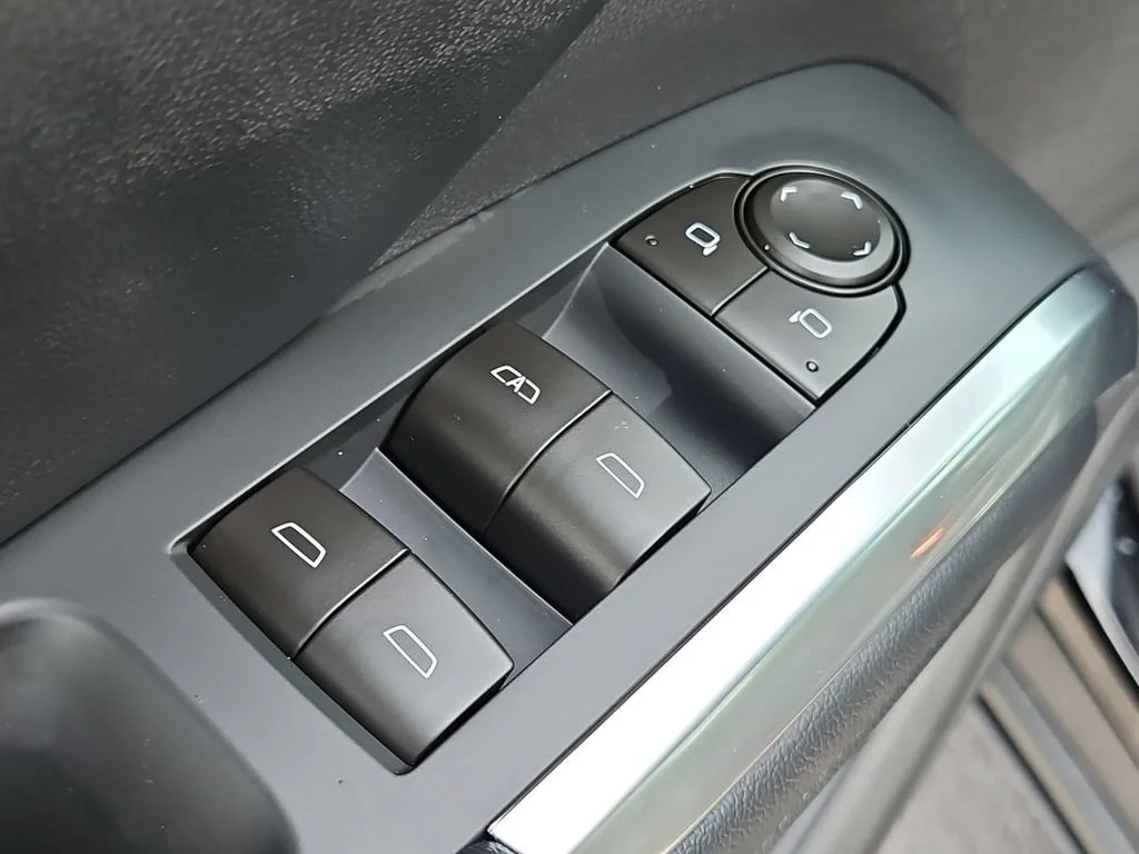 New 2026 Mosaic Black Metallic Chevrolet LT image 15
