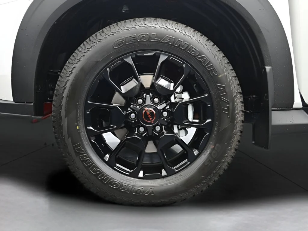 New 2025 2t Wht Blk Nissan PRO-4X image 26