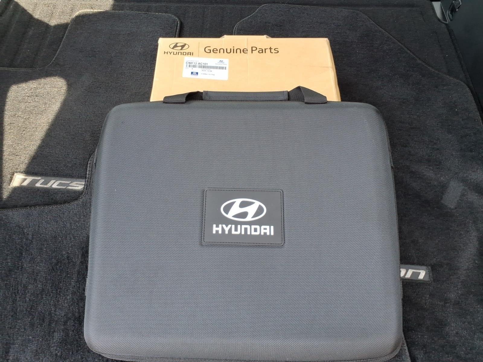 Used 2025 Hampton Gray Hyundai SE image 33