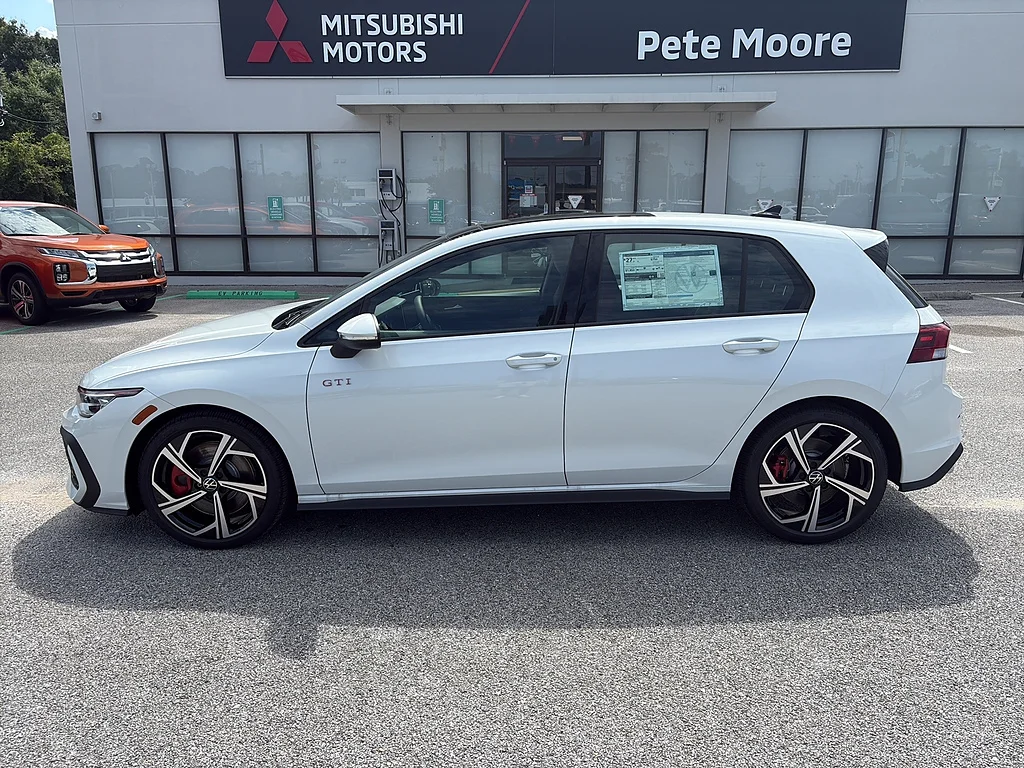 New 2026 Opal White Pearl Volkswagen 2.0T SE DSG image 3