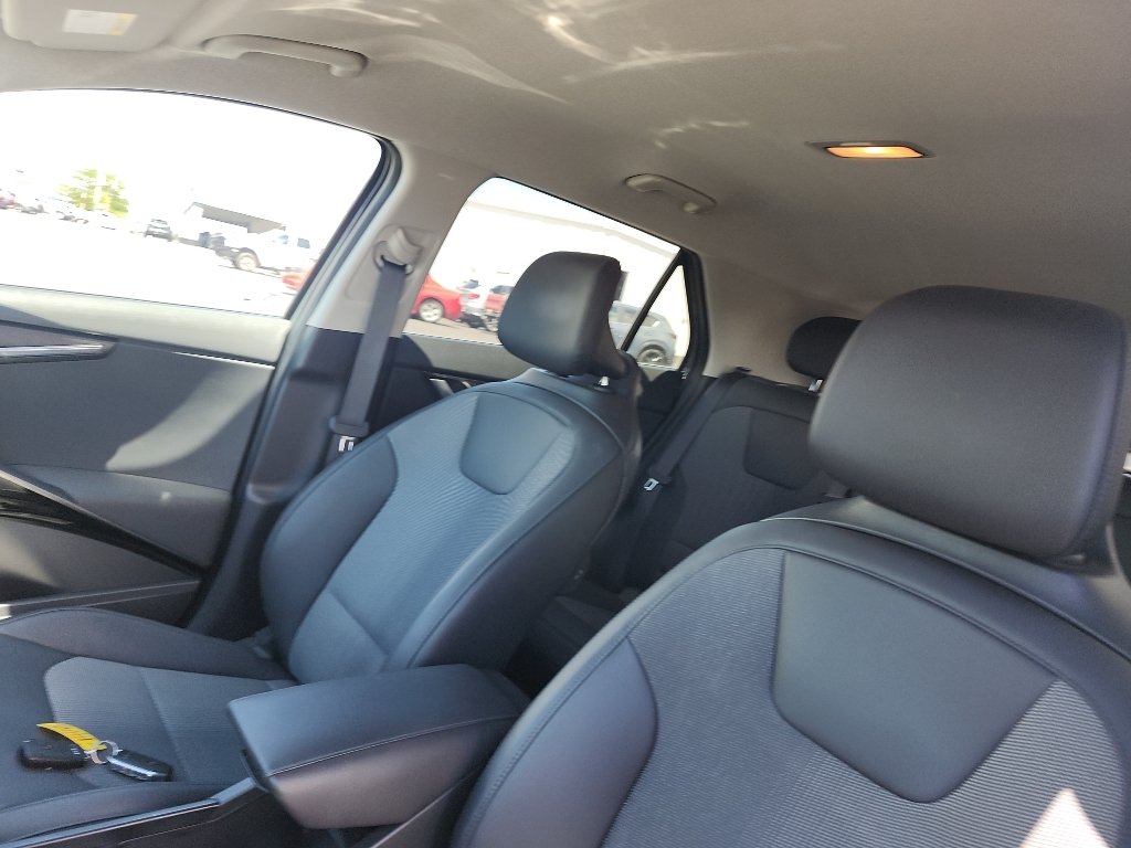 Used 2023 Cityscape Green Kia Wind image 18