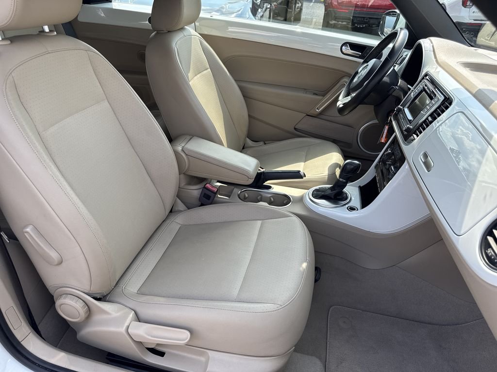 Used 2017 White Volkswagen 1.8T S image 24