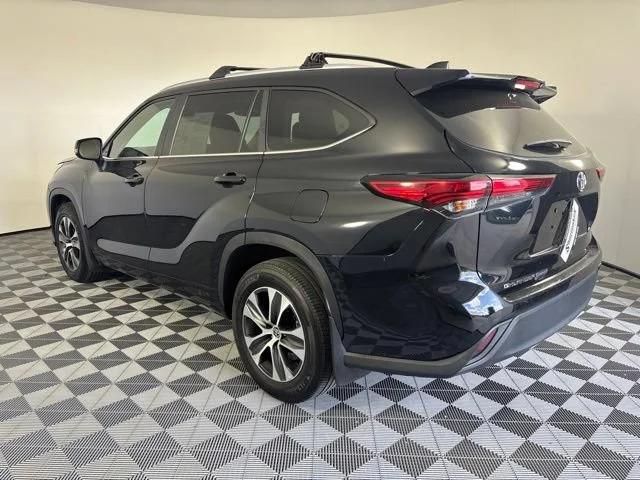 Used 2023 Black Toyota L image 40