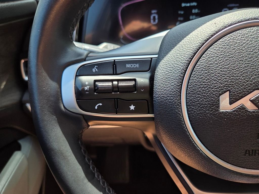 Used 2023 Black Kia X-Line image 32