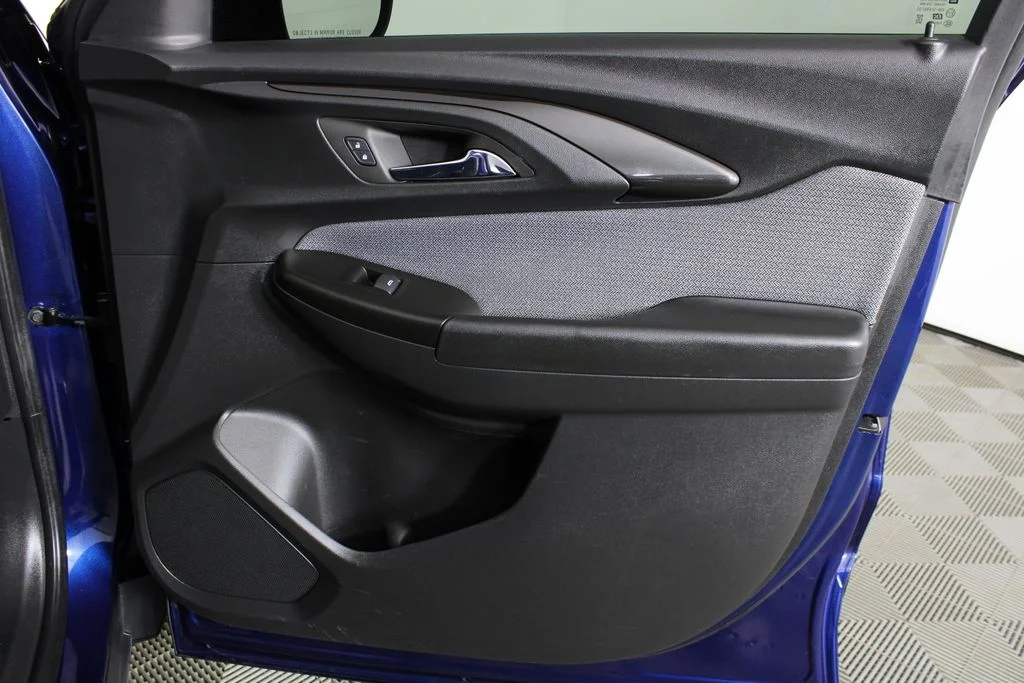 Used 2022 Blue Glow Metallic Chevrolet LT image 9