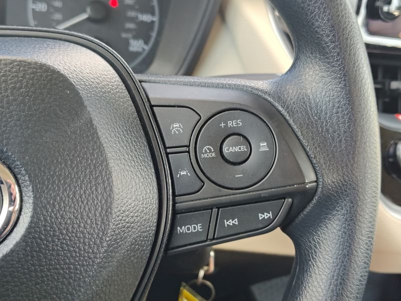 Used 2025  Toyota LE image 13
