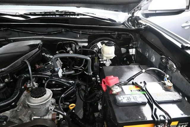 Used 2019 Silver Toyota SR image 29