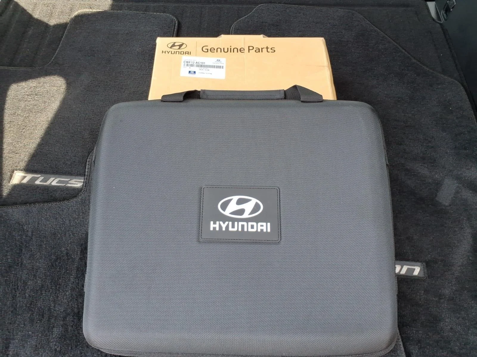 Used 2025 Hampton Gray Hyundai SE image 33