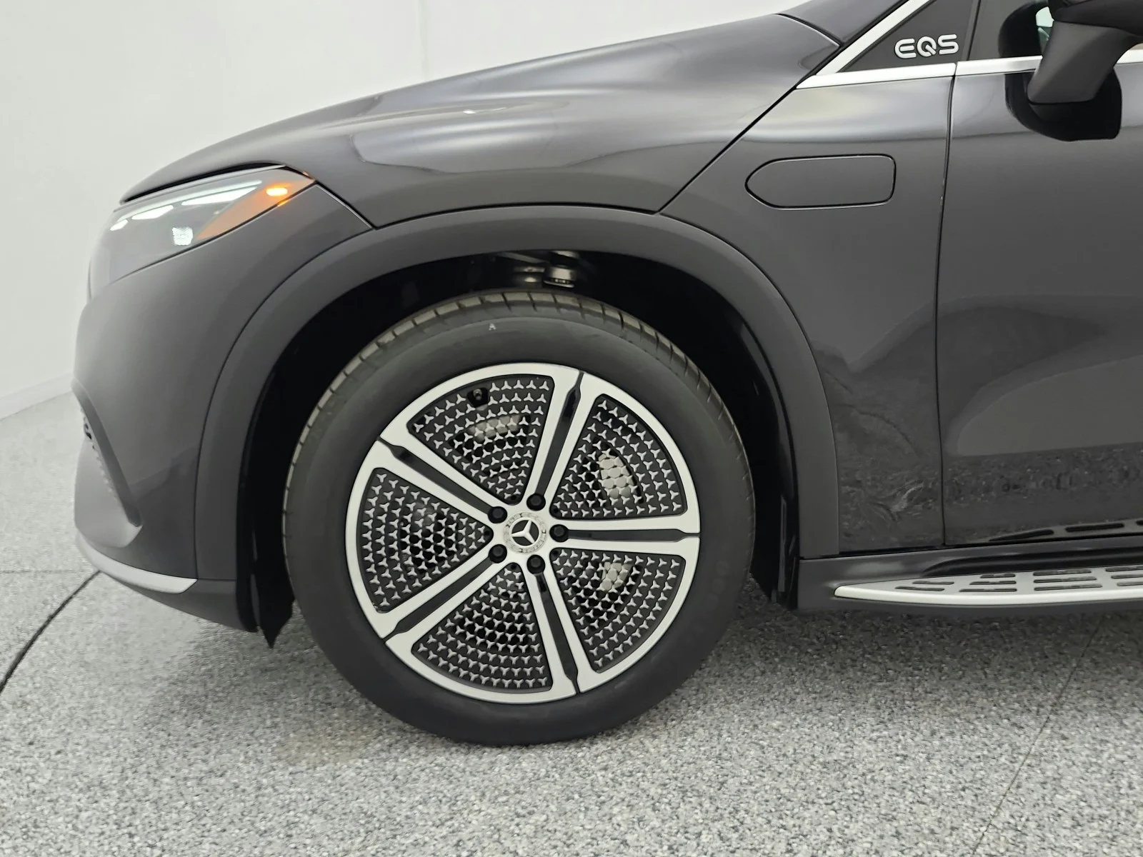 Used 2023 Obsidian Black Metallic Mercedes-Benz EQS 450 4MATIC® SUV image 16