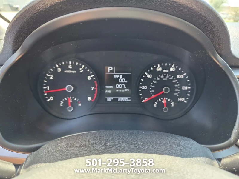 Used 2023 Currant Red KIA S IVT image 21