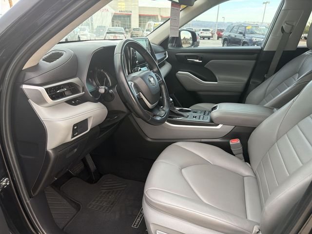 Used 2022 Black Toyota XLE image 26