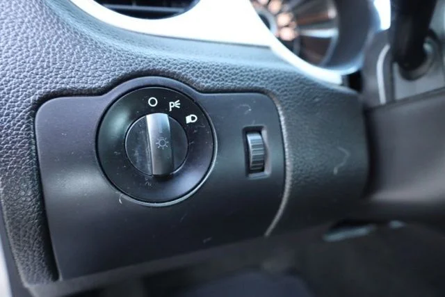 Used 2014 Silver Ford V6 Premium image 18