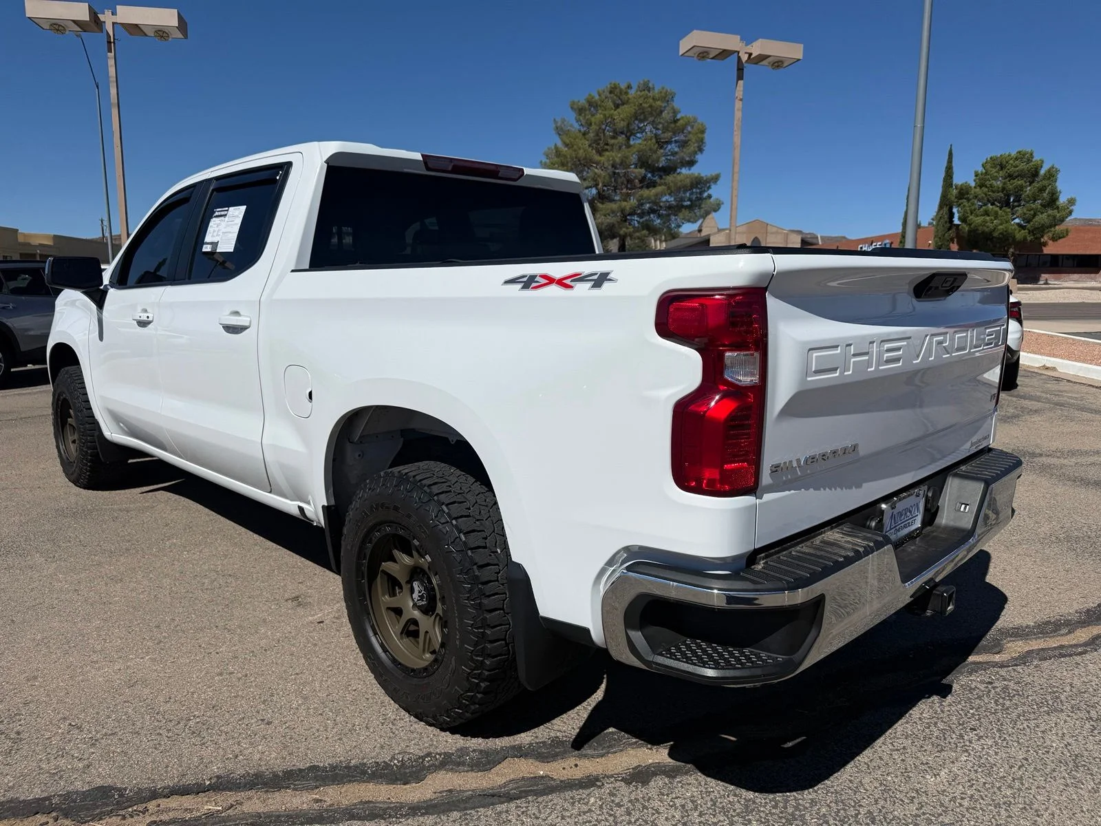 2023 Chevrolet Silverado 1500 LT - Photo 9