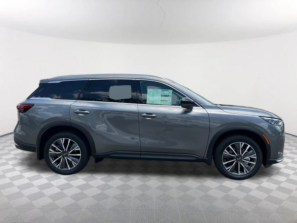 New 2027 GRAPHITE SHADOW INFINITI Luxe FWD image 4