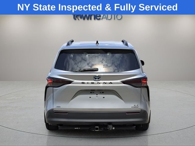 Used 2023 Silver Toyota XLE image 5