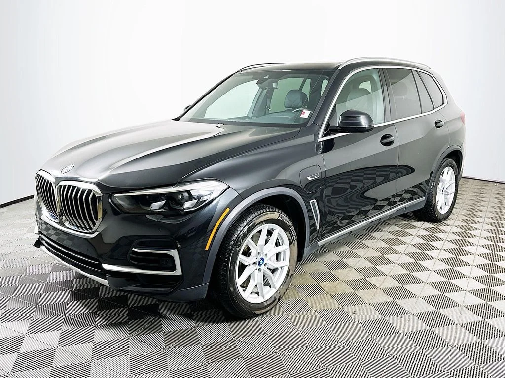 2023 BMW X5 xDrive45e's photo