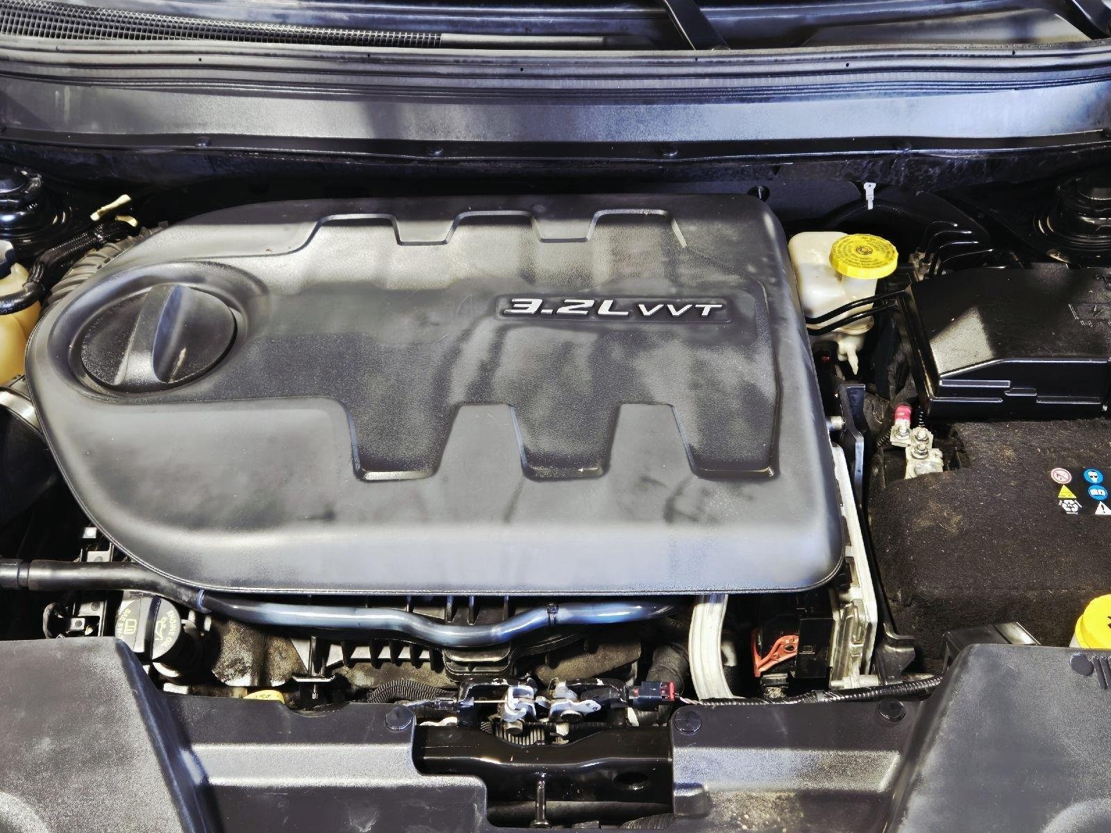 Used 2014 Brilliant Black Crystal Pearlcoat Jeep Limited image 20
