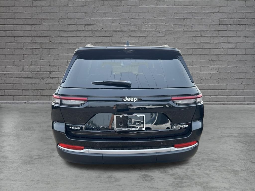New 2026 Diamond Black Crystal Pearlcoat Jeep Limited image 6