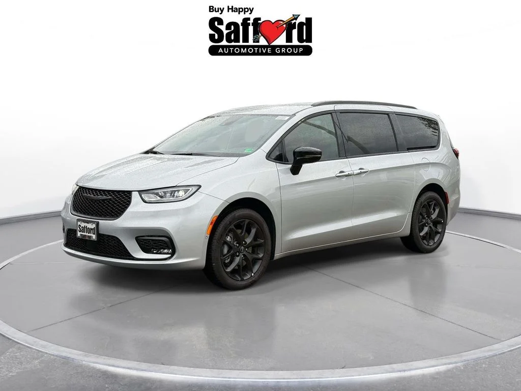 2026 Chrysler Pacifica Select AWD's photo