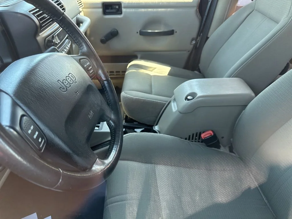 Used 2003 Beige Jeep Sahara image 5