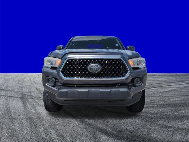 Used 2018 Gray Toyota SR5 image 9
