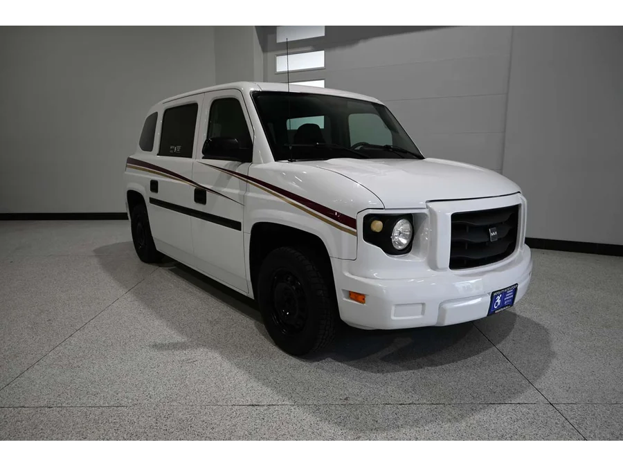 Used 2014 WHITE VPG DX Mobility Handicap Van image 3
