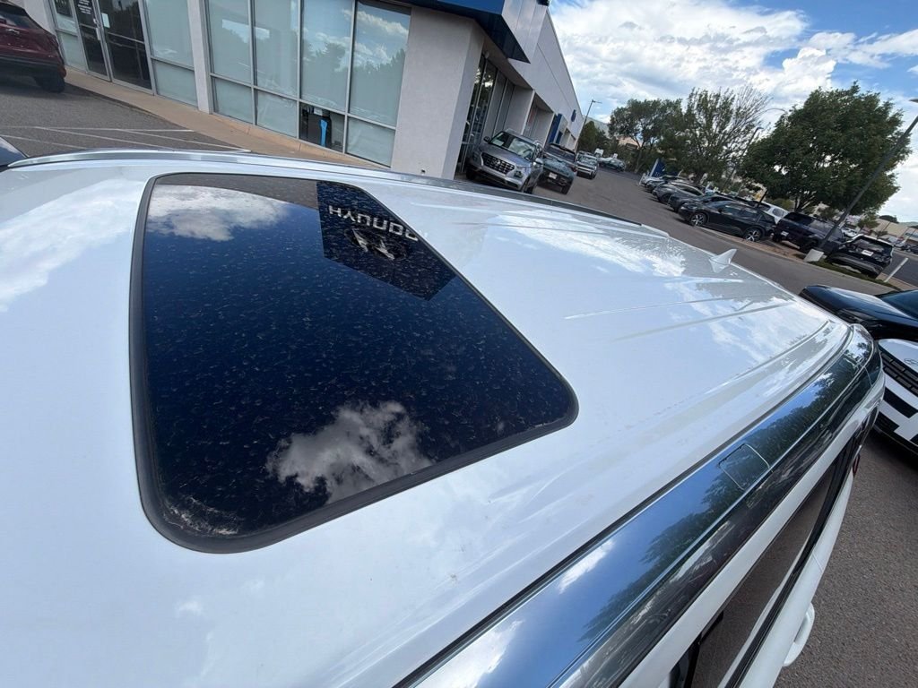 Used 2017 White Toyota XLE image 10