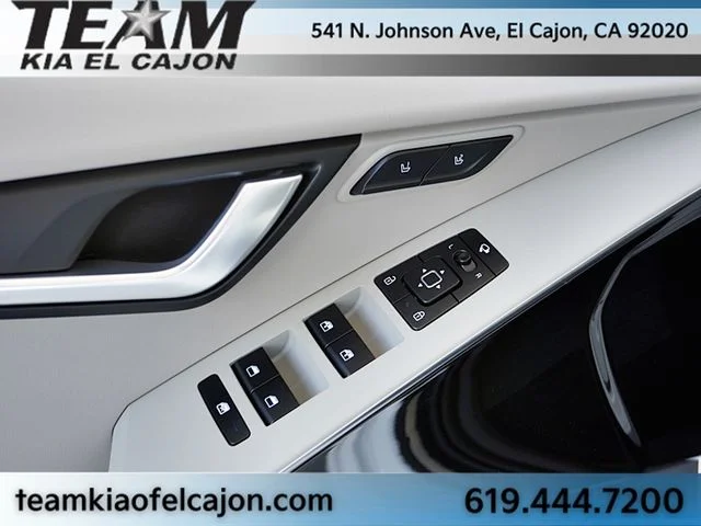 New 2026 White Kia Wave image 28