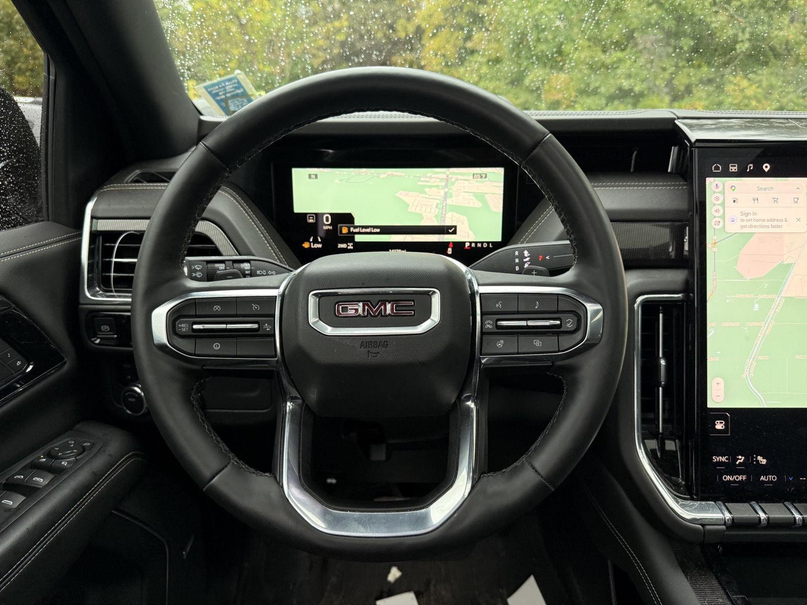 Used 2025 Onyx Black GMC Elevation image 17