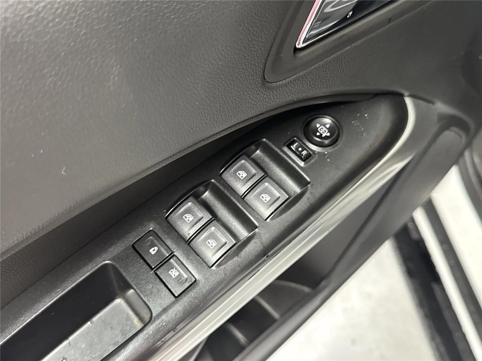 Used 2022 Summit White Chevrolet 4WD ZR2 image 17