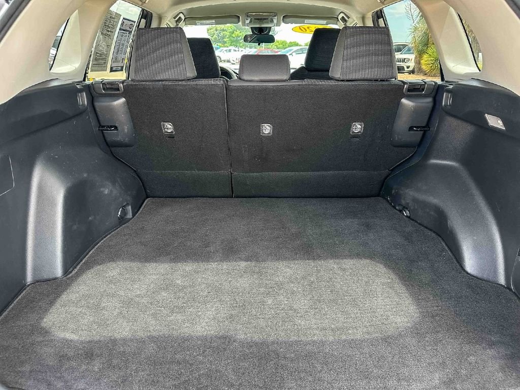 2020 Toyota RAV4 LE - Photo 20