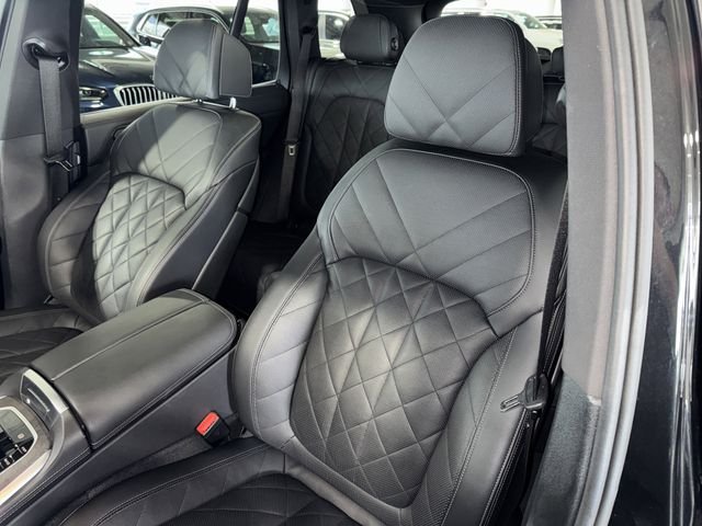 Used 2025 Black Sapphire Metallic BMW sDrive40i image 33
