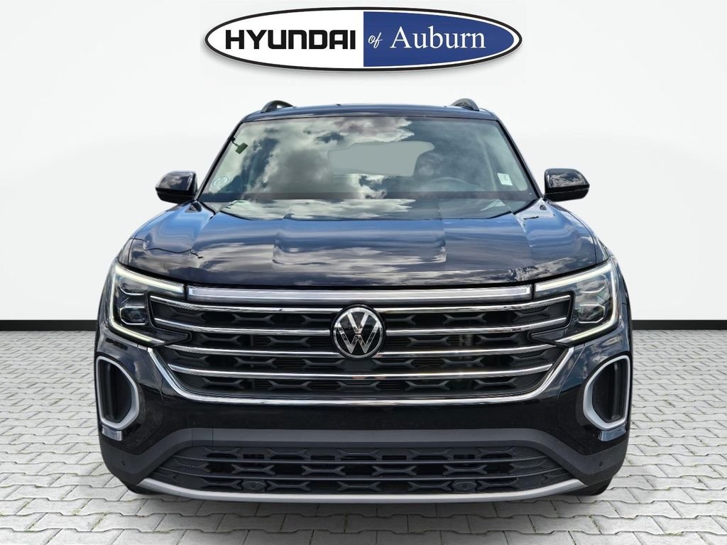 Used 2024 Black Volkswagen 2.0T SE w/Technology image 12