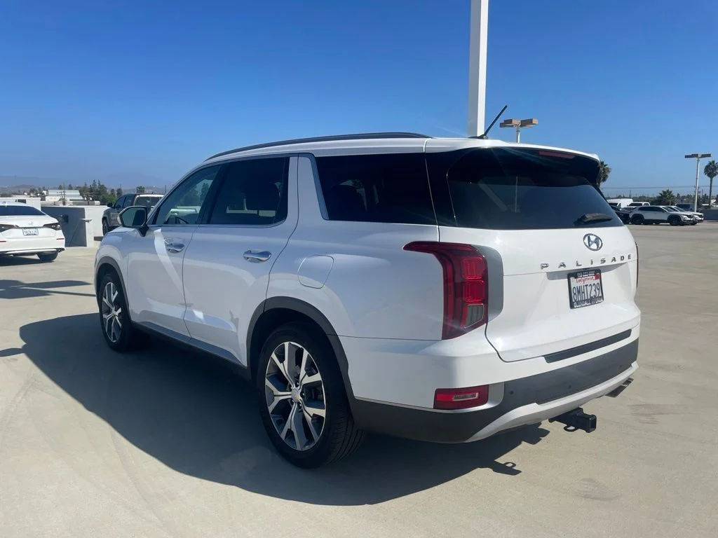 Used 2020 Hyper White Hyundai SEL image 4